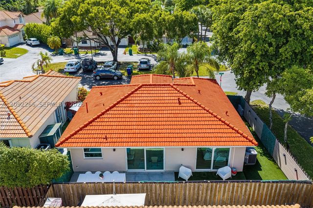 5771 NW 98th Ct, Doral, FL 33178