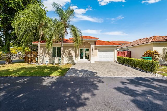 5771 NW 98th Ct, Doral, FL 33178