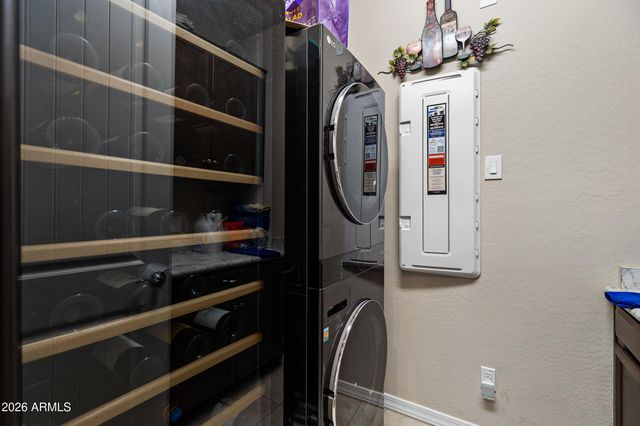 6804 W WINSTON Drive, Laveen, AZ 85339