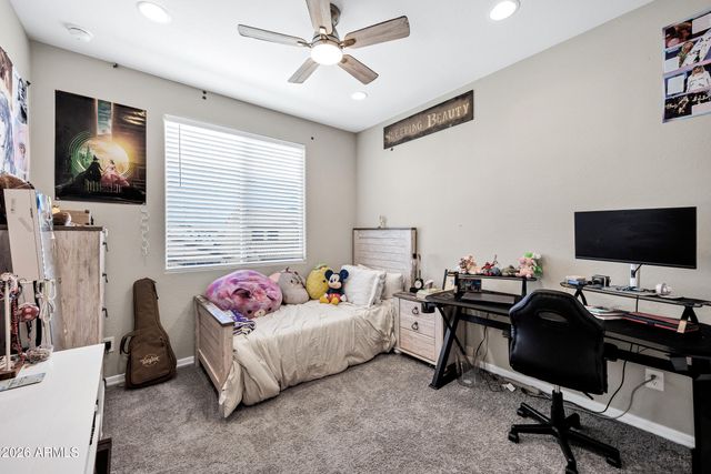 6804 W WINSTON Drive, Laveen, AZ 85339