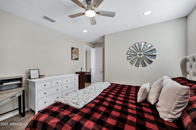 6804 W WINSTON Drive, Laveen, AZ 85339