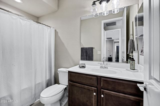 6804 W WINSTON Drive, Laveen, AZ 85339