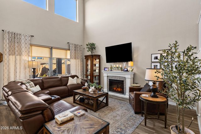 6804 W WINSTON Drive, Laveen, AZ 85339