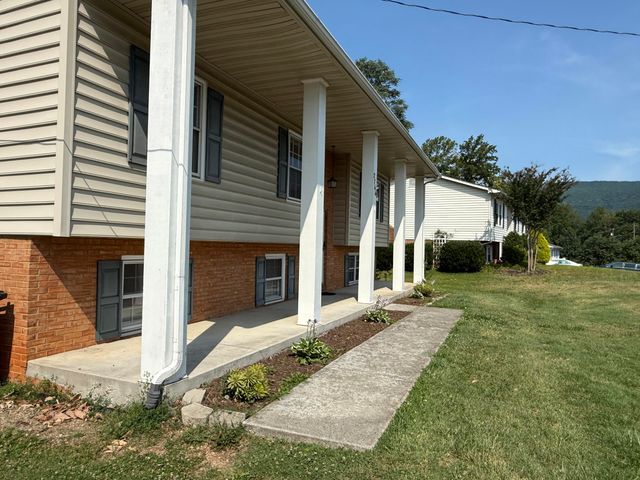 2766 Fletcher ST, Salem, VA 24153