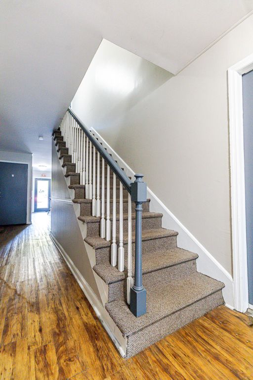 Image 11 of property listing at 1402 Camp Road 3f, Charleston, SC 29412