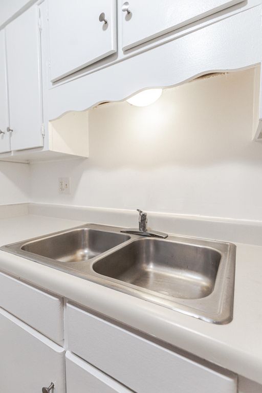 Image 25 of property listing at 1402 Camp Road 3f, Charleston, SC 29412