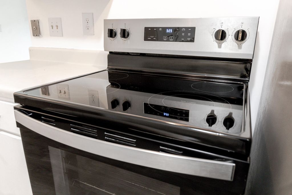 Image 26 of property listing at 1402 Camp Road 3f, Charleston, SC 29412