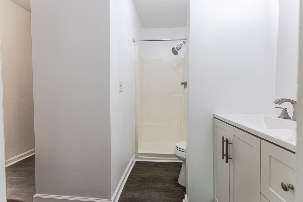 Image 34 of property listing at 1402 Camp Road 3f, Charleston, SC 29412