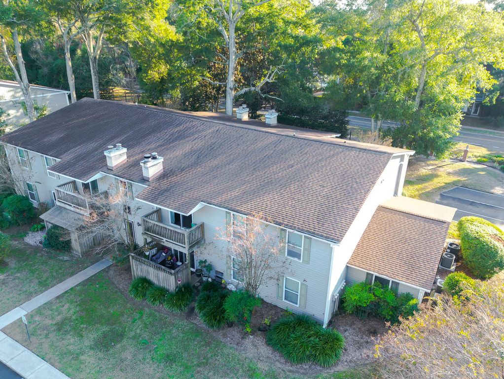 Image 50 of property listing at 1402 Camp Road 3f, Charleston, SC 29412