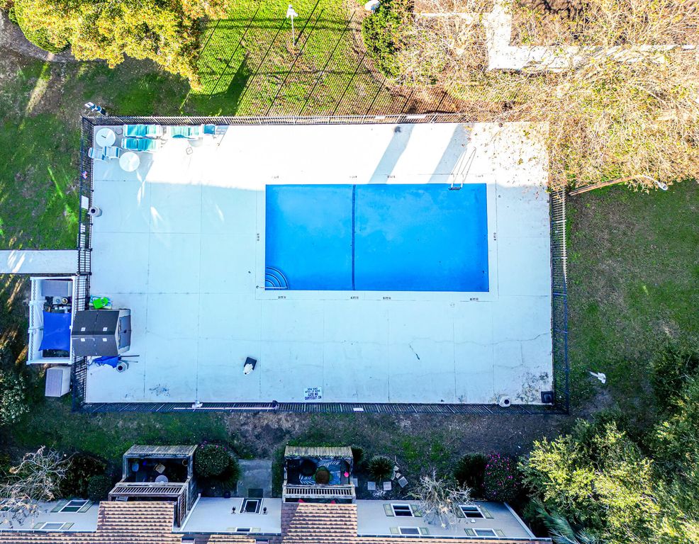 Image 52 of property listing at 1402 Camp Road 3f, Charleston, SC 29412