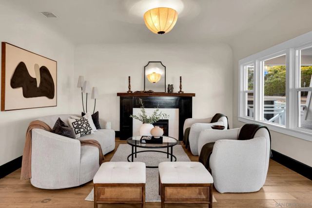 3235 Fenelon, San Diego, CA 92106