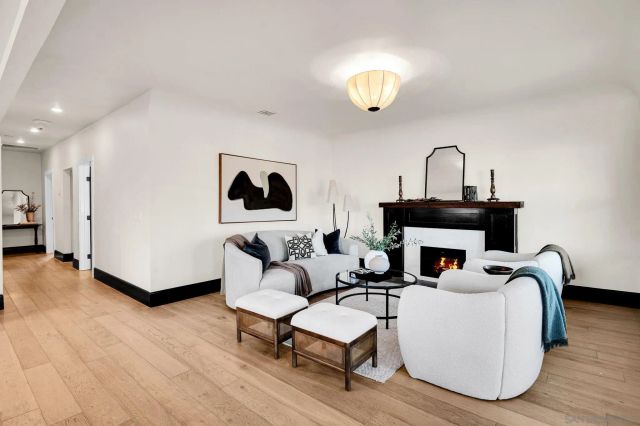 3235 Fenelon, San Diego, CA 92106