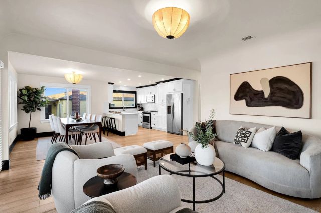 3235 Fenelon, San Diego, CA 92106