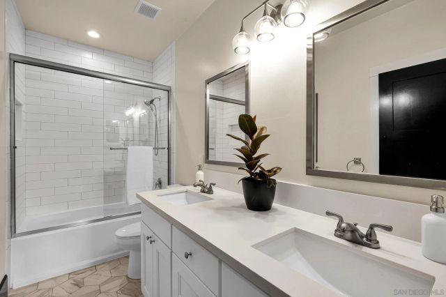 3235 Fenelon, San Diego, CA 92106
