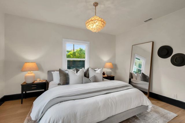 3235 Fenelon, San Diego, CA 92106