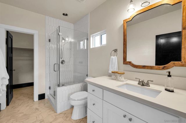 3235 Fenelon, San Diego, CA 92106