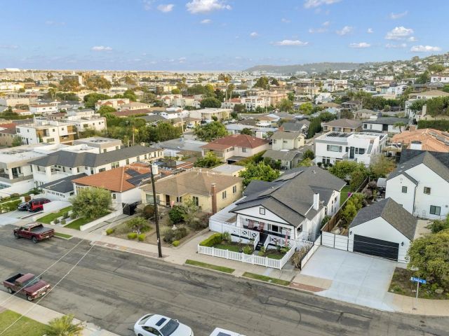 3235 Fenelon, San Diego, CA 92106