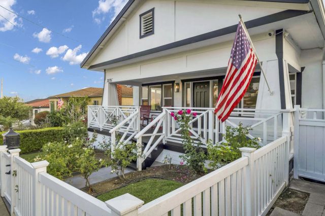 3235 Fenelon, San Diego, CA 92106