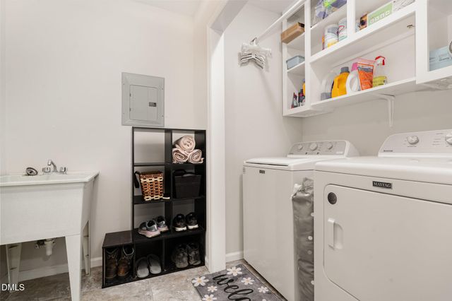 1324 Nc 96 S Highway, Zebulon, NC 27597