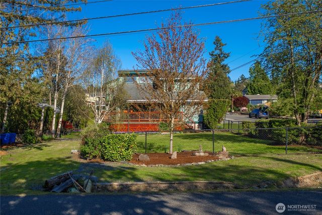 5201 Hyada Boulevard NE, Tacoma, WA 98422