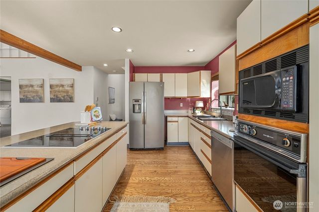 5201 Hyada Boulevard NE, Tacoma, WA 98422