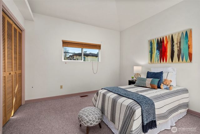 5201 Hyada Boulevard NE, Tacoma, WA 98422