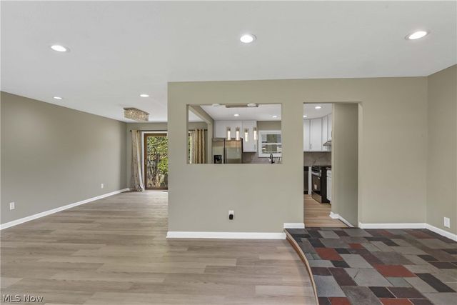 24420 S Oxford Oval, North Olmsted, OH 44070