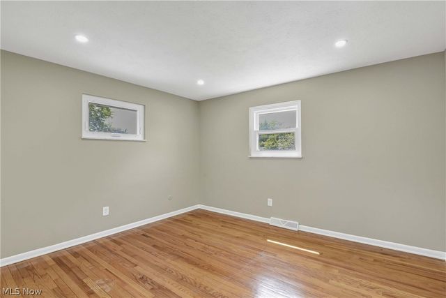 24420 S Oxford Oval, North Olmsted, OH 44070