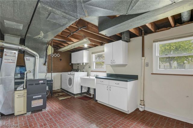 24420 S Oxford Oval, North Olmsted, OH 44070