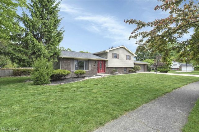 24420 S Oxford Oval, North Olmsted, OH 44070