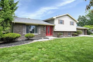 24420 S Oxford Oval, North Olmsted, OH 44070