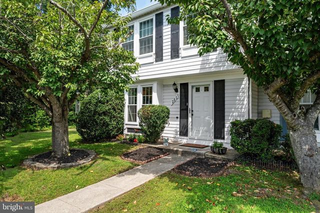 2827 NOMAD CT E, Bowie, MD 20716