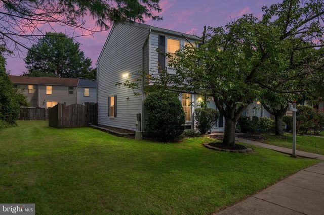 2827 NOMAD CT E, Bowie, MD 20716