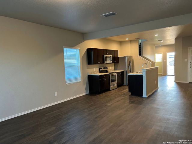 4215 Asher Alley, St Hedwig, TX 78152