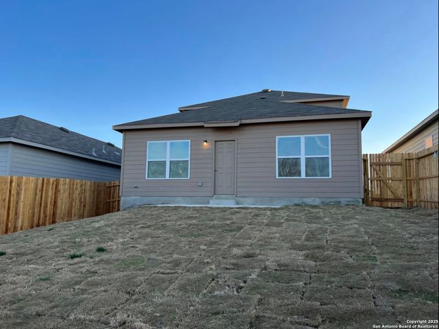 4215 Asher Alley, St Hedwig, TX 78152