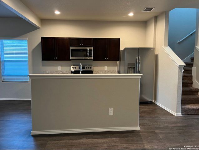 4215 Asher Alley, St Hedwig, TX 78152
