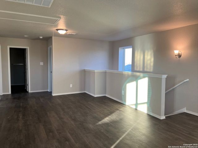 4215 Asher Alley, St Hedwig, TX 78152