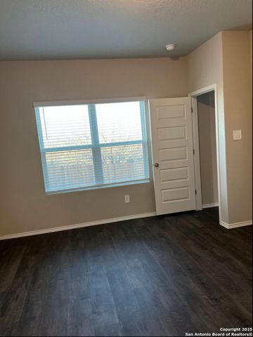 4215 Asher Alley, St Hedwig, TX 78152