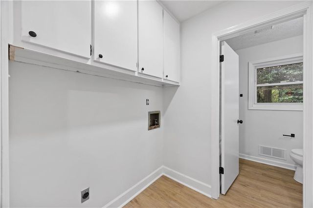 1517 Colony East Circle, Stone Mountain, GA 30083