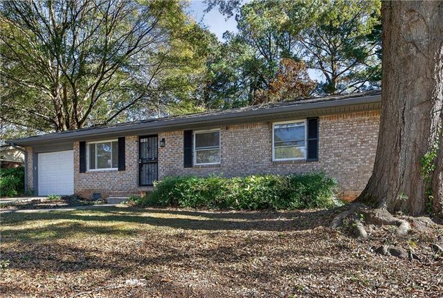 1517 Colony East Circle, Stone Mountain, GA 30083