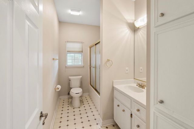 1906 Meadow Ridge DR, Taylor, TX 76574