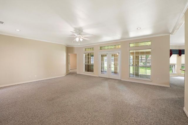 1906 Meadow Ridge DR, Taylor, TX 76574