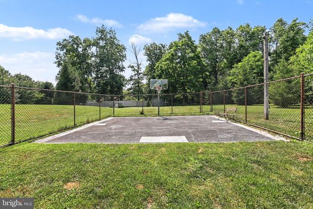654 OLD QUAKER RD, Lewisberry, PA 17339