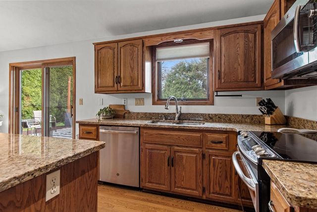 2212 W SENECA DRIVE, Appleton, WI 54914