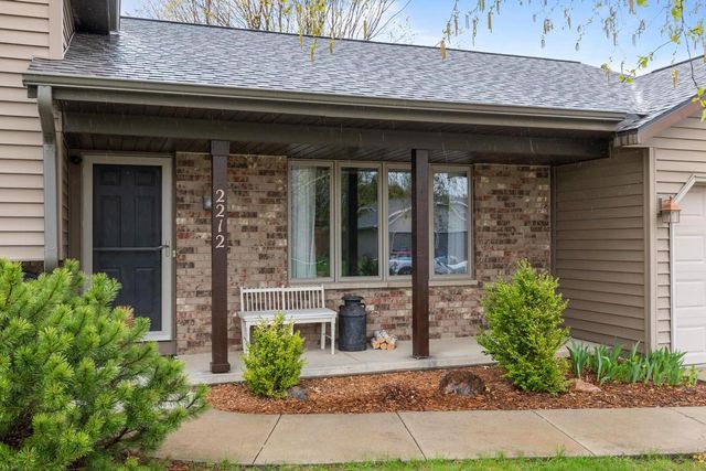 2212 W SENECA DRIVE, Appleton, WI 54914