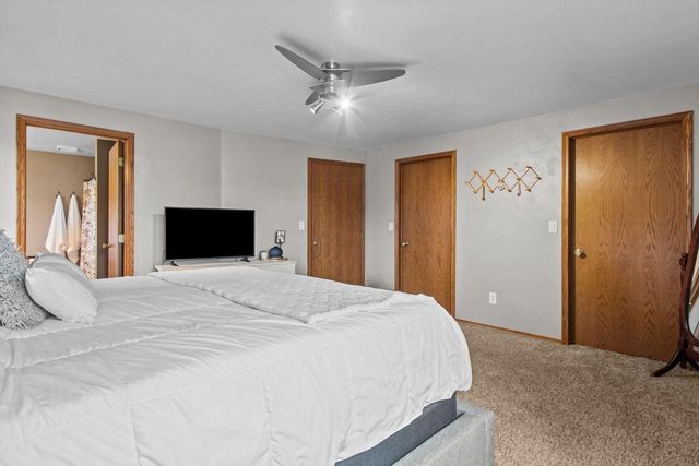 2212 W SENECA DRIVE, Appleton, WI 54914