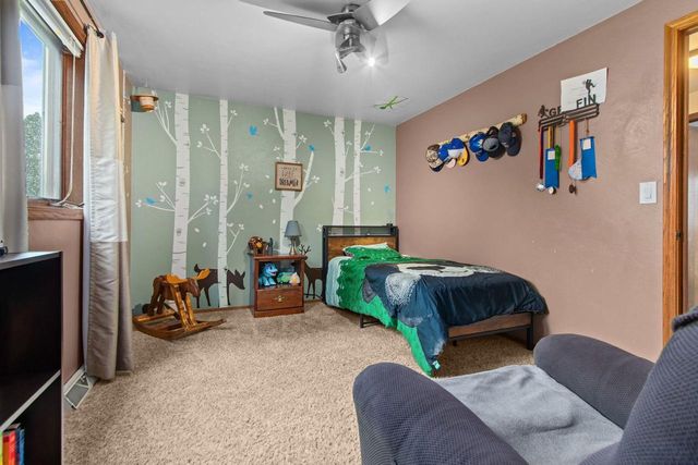 2212 W SENECA DRIVE, Appleton, WI 54914