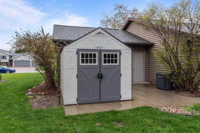 2212 W SENECA DRIVE, Appleton, WI 54914