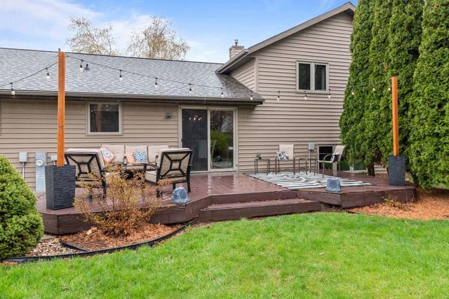 2212 W SENECA DRIVE, Appleton, WI 54914