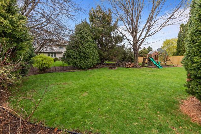 2212 W SENECA DRIVE, Appleton, WI 54914